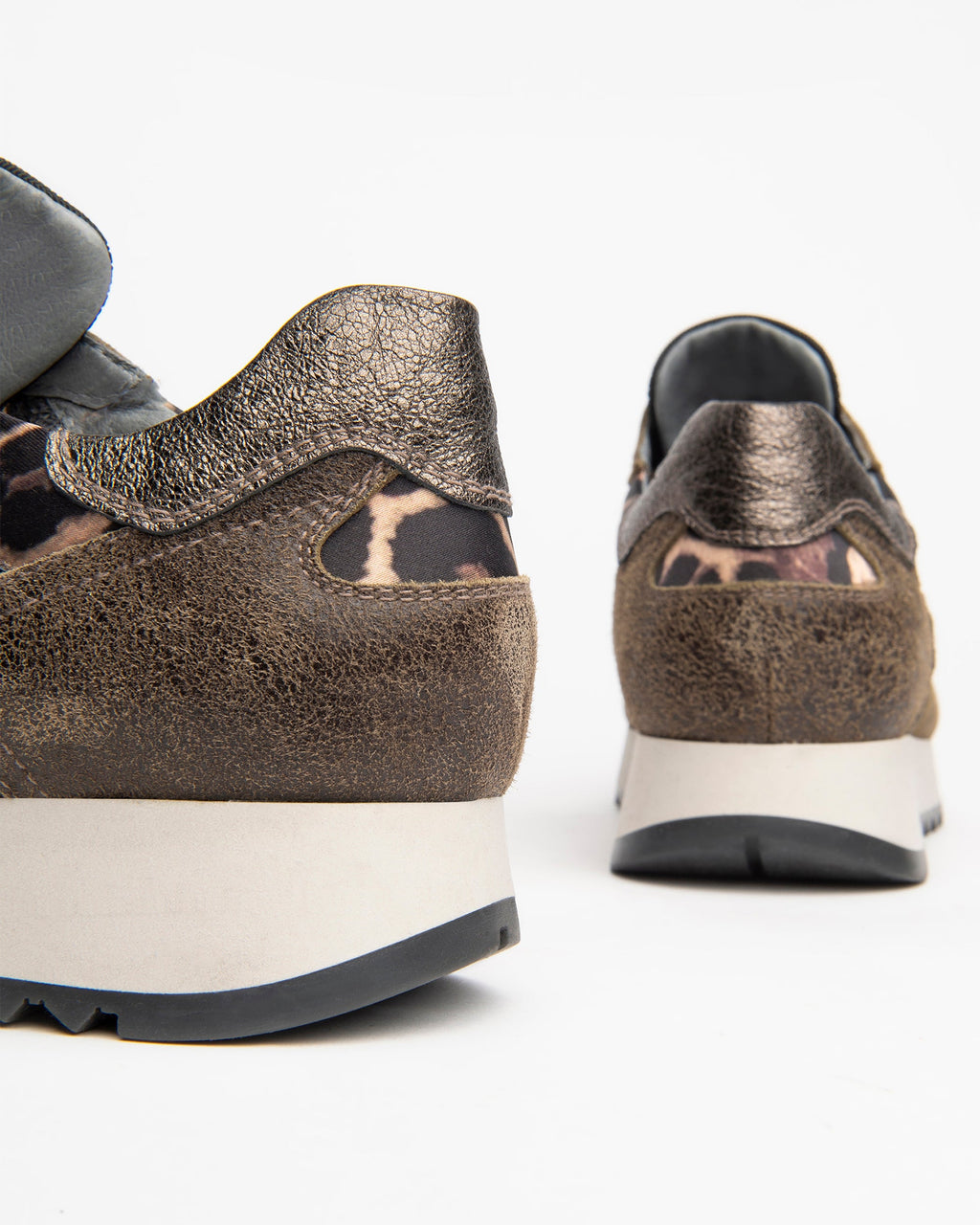 Sneakers Donna in Camoscio e Vernice