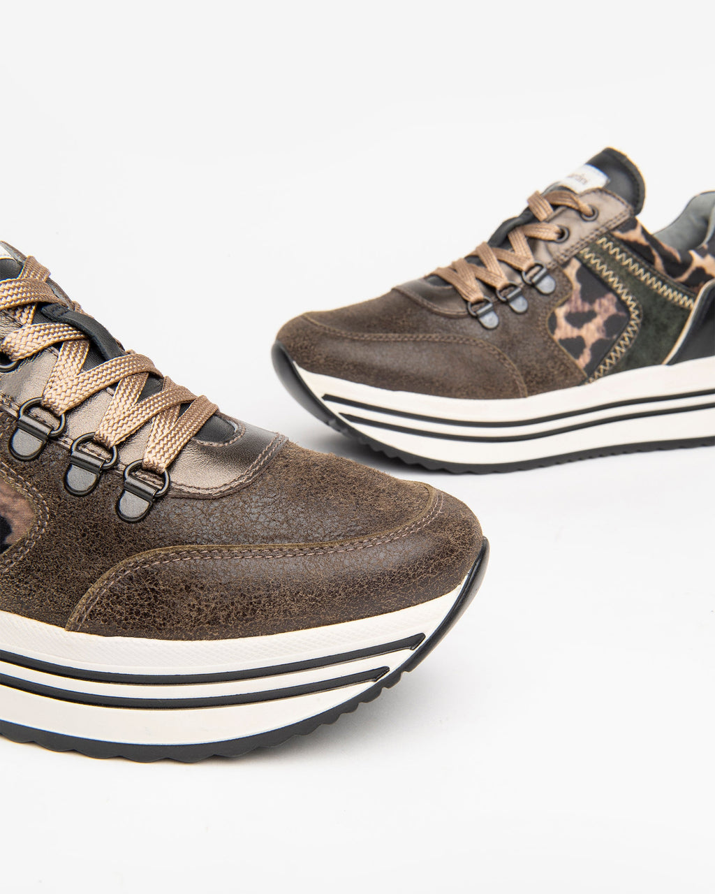 Sneakers Donna in Pelle e Materiale Tecnico